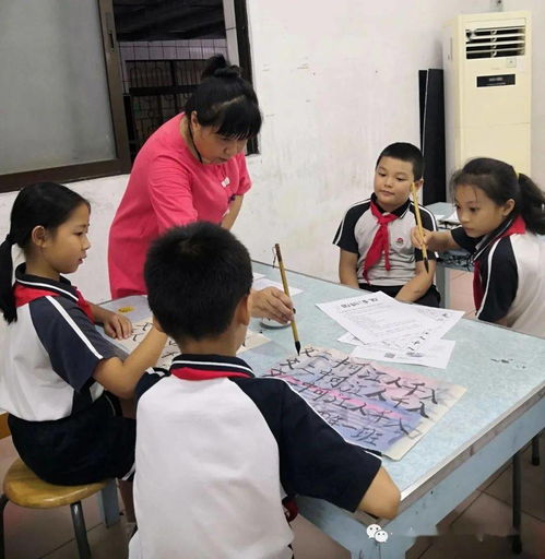 艺术进校园 文化润童心——文秀社区群众文化艺术团走进我校开展宣讲辅导活动